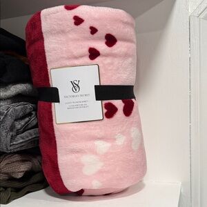NWT Victoria secret heart blanket